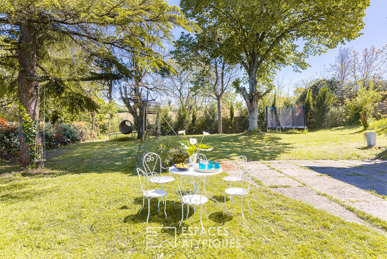 Maison de caractère rénovée avec jardin paysagé et piscine à Pin-Balma