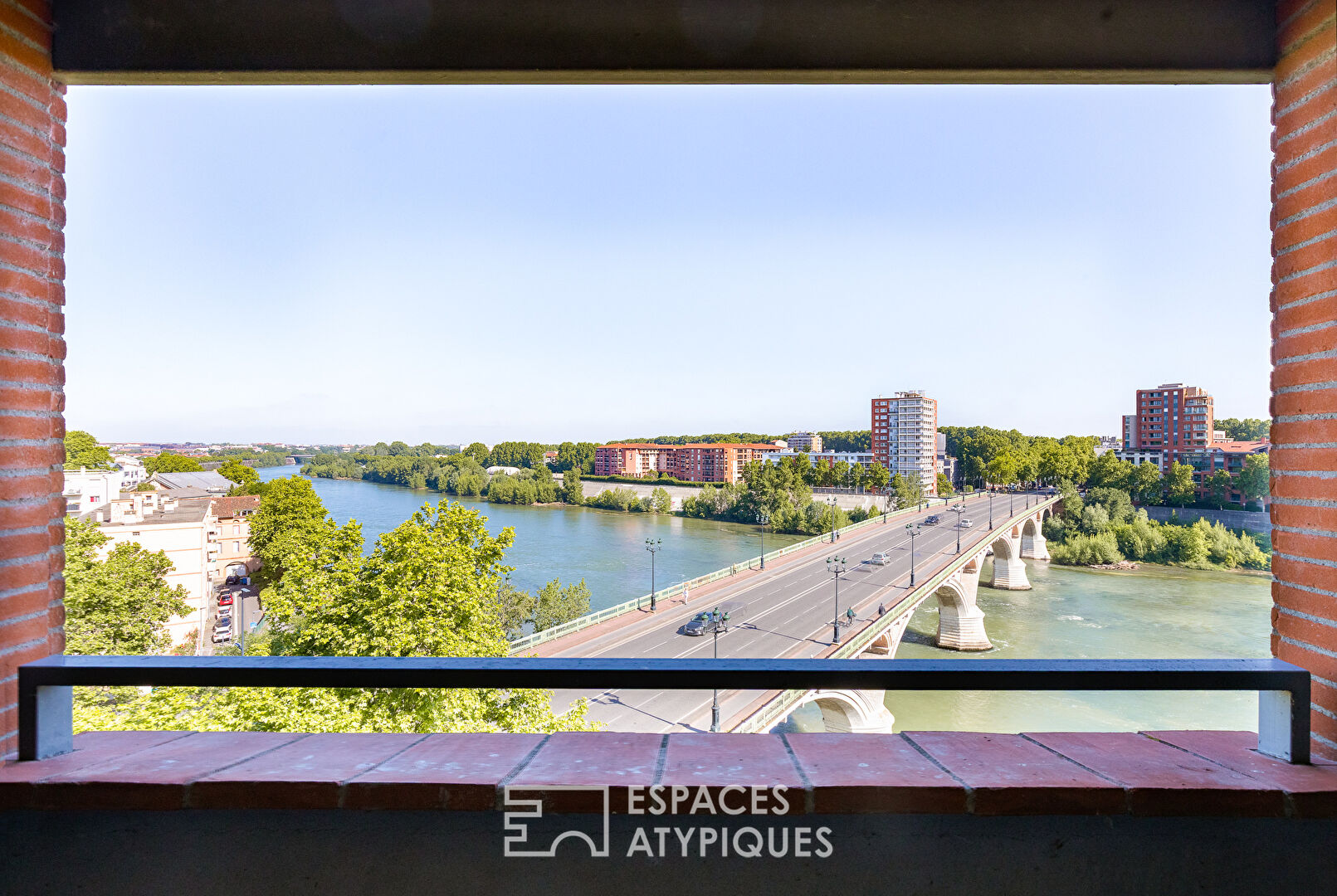 Appartement rénové par un architecte avec terrasse et vue Garonne