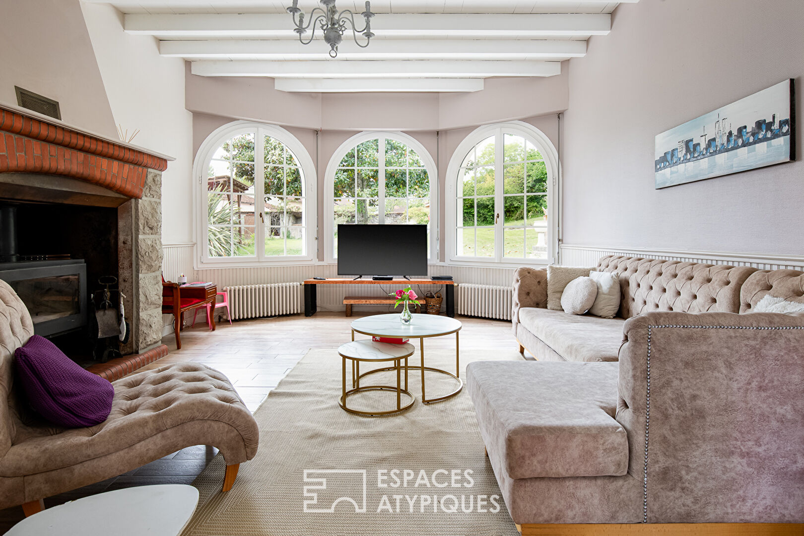 Maison de maître rénovée avec dépendance à Villeneuve-de-Rivière
