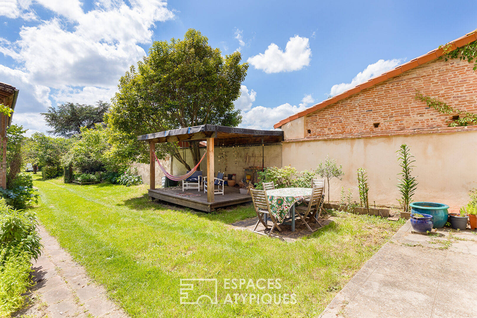 Demeure de caractère avec jardin et dépendances à Castelnau d’Estrétefonds
