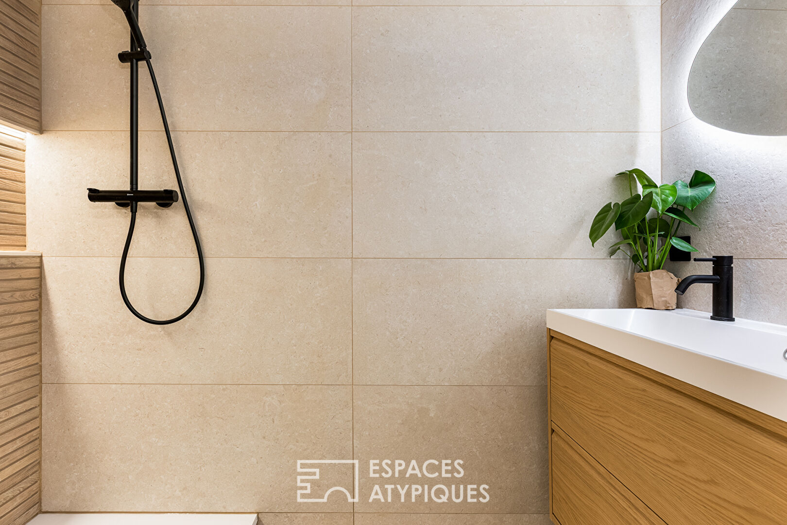 Elegance and comfort in the Chalets district