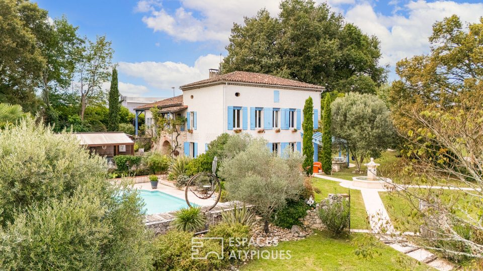 Ensemble immobilier de caractère et son parc paysagé avec piscine