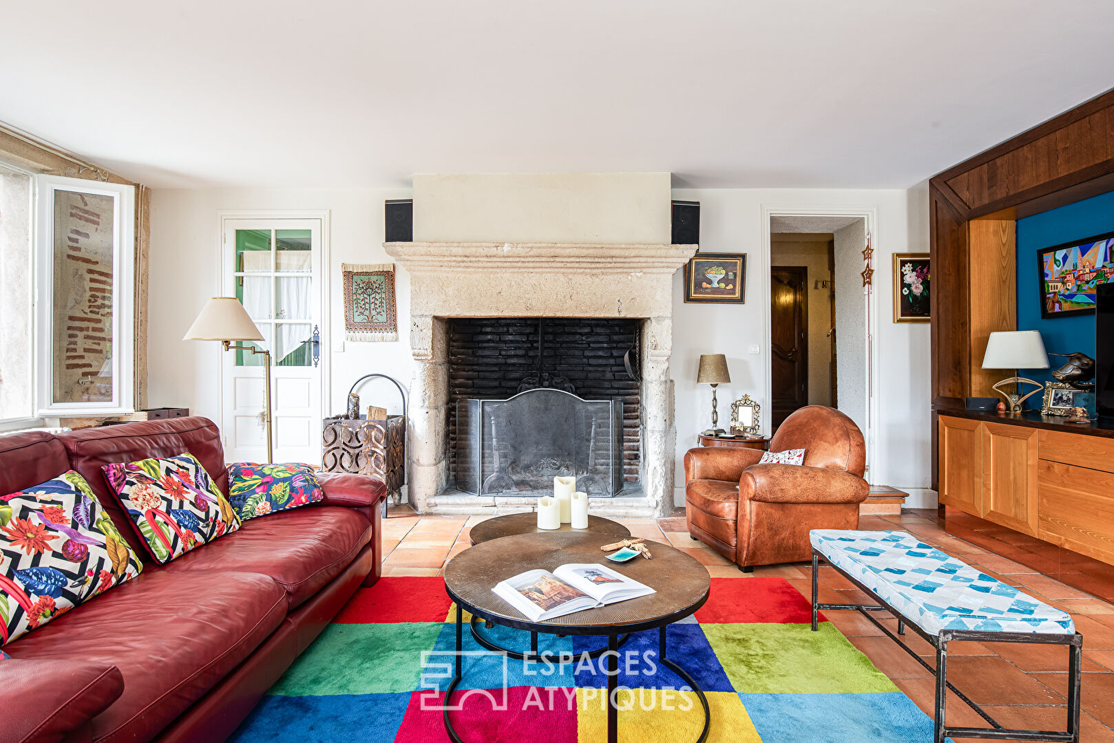 Ensemble immobilier de caractère et son parc paysagé avec piscine