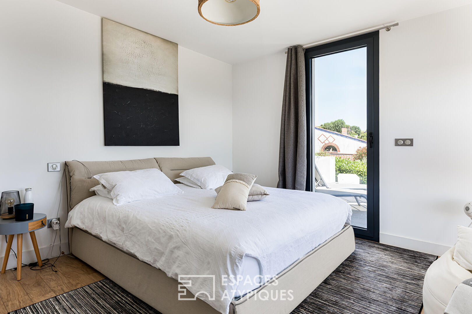 Contemporaine avec vue Pyrénées à Castelnau-d’Estrétefonds