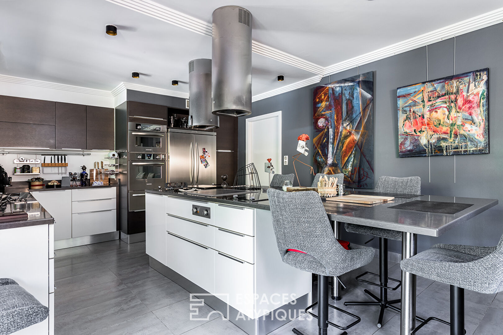 Maison atypique et ses volumes contemporains