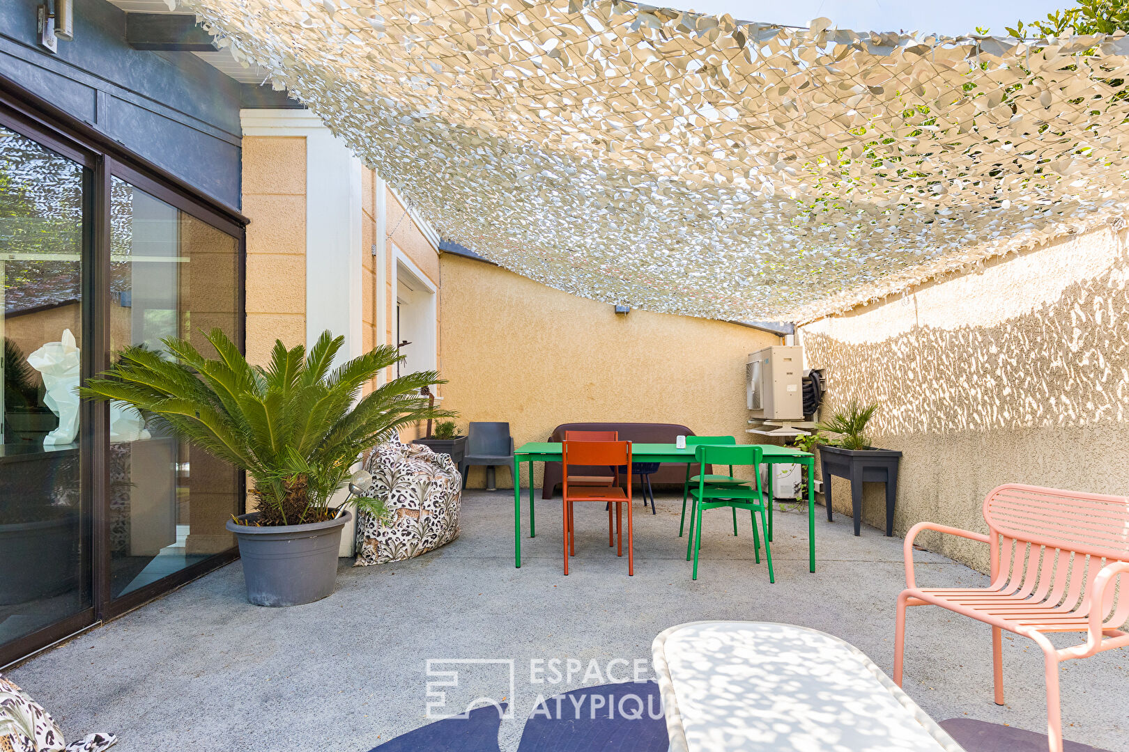 Maison atypique et ses volumes contemporains