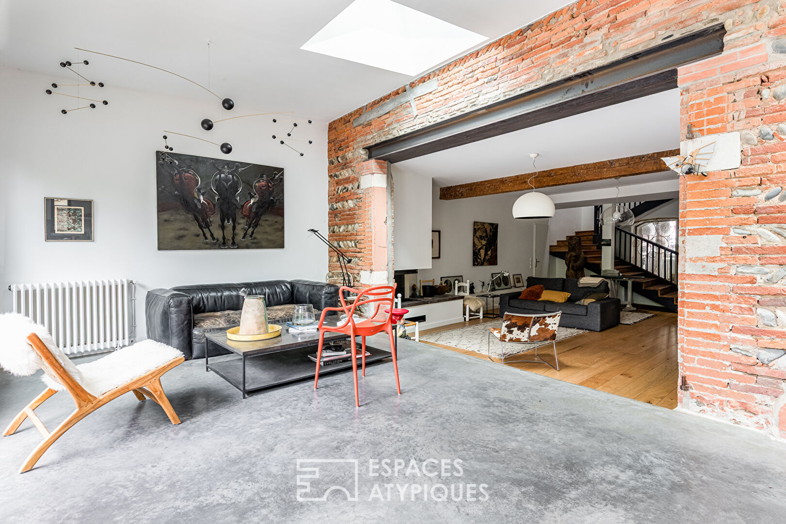 Town house and its contemporary extension with garden