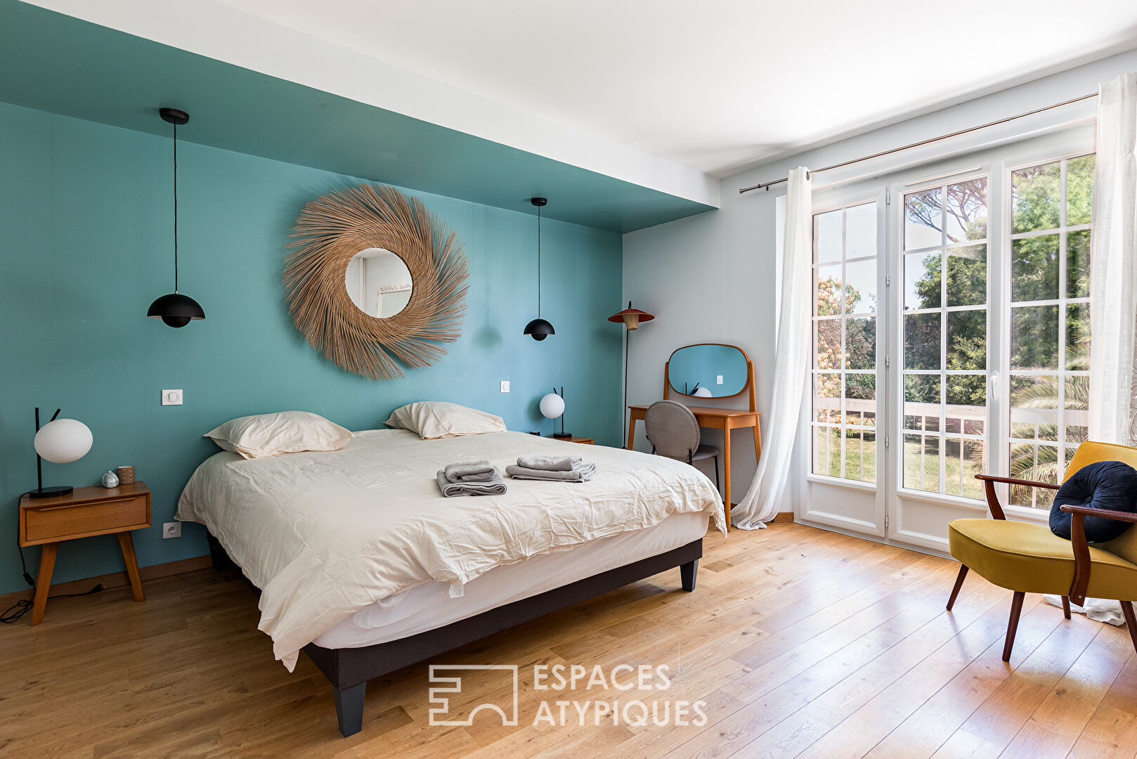 Maison de caractère rénovée avec piscine et parc arboré proche de Toulouse