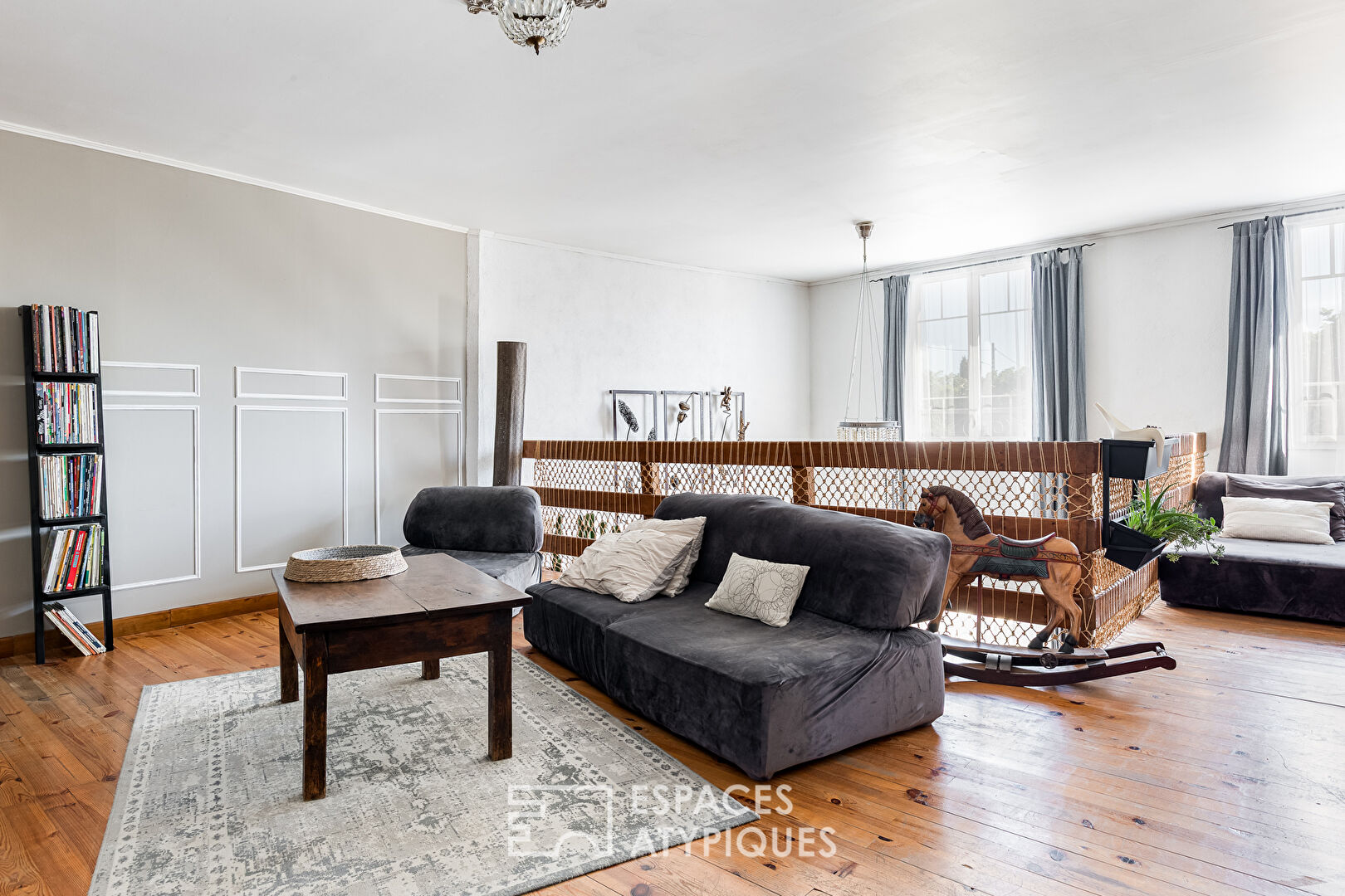Charming townhouse with swimming pool and landscaped garden