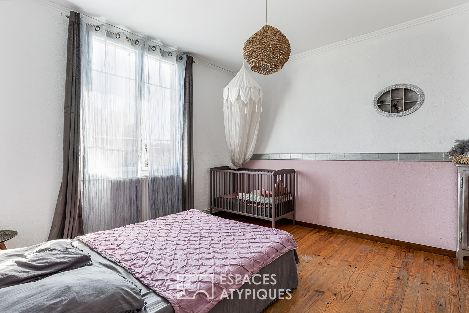 Charming townhouse with swimming pool and landscaped garden