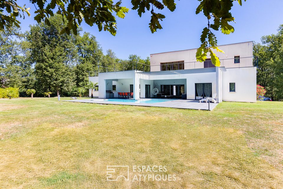Demeure contemporaine à Castelnau-d'Estretefonds