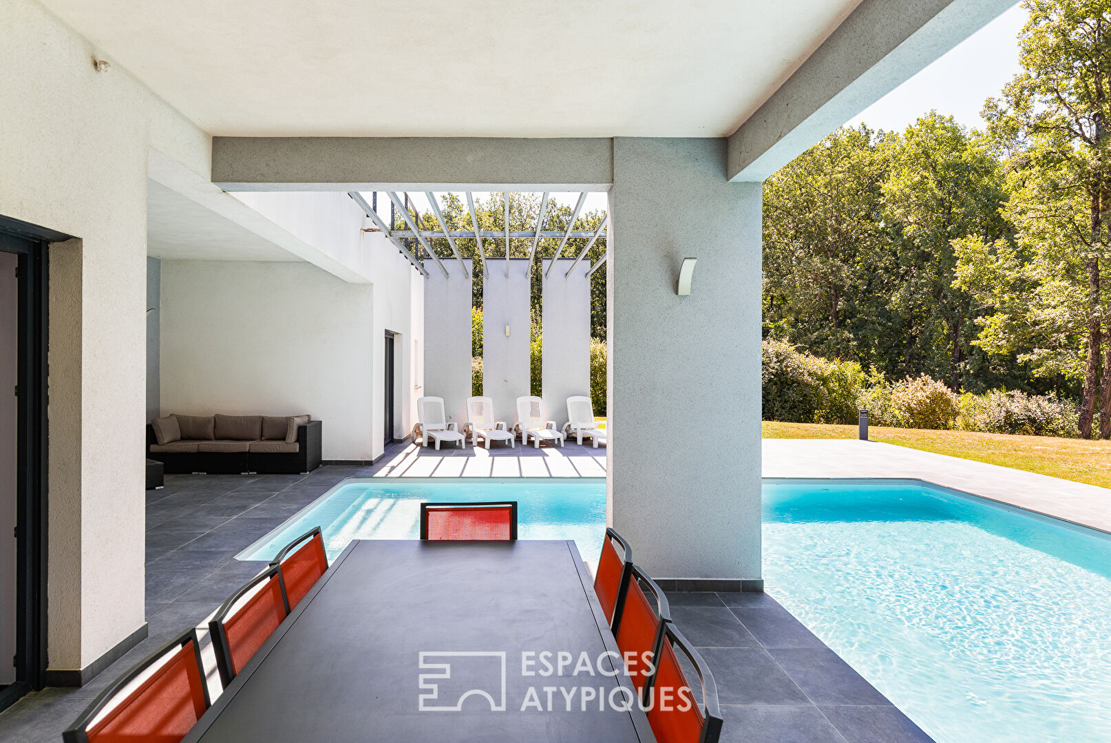 Demeure contemporaine à Castelnau-d’Estretefonds