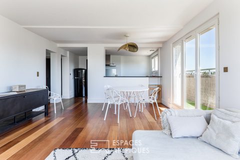 Appartement en dernier étage avec terrasse d’exception à Côte Pavée