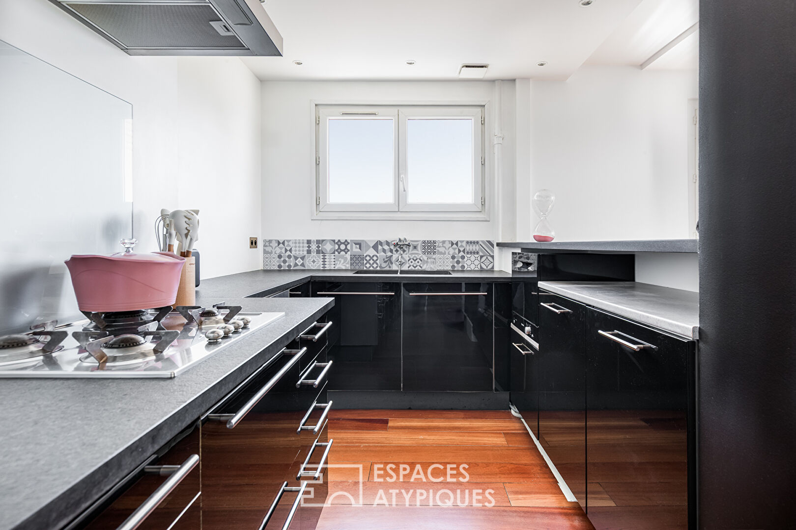 Appartement en dernier étage avec terrasse d’exception à Côte Pavée