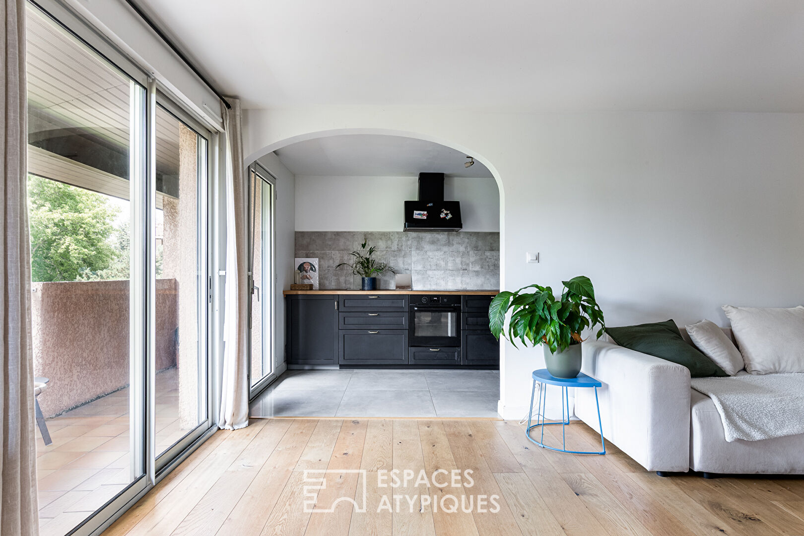 Top-floor apartment in the La Terrasse district