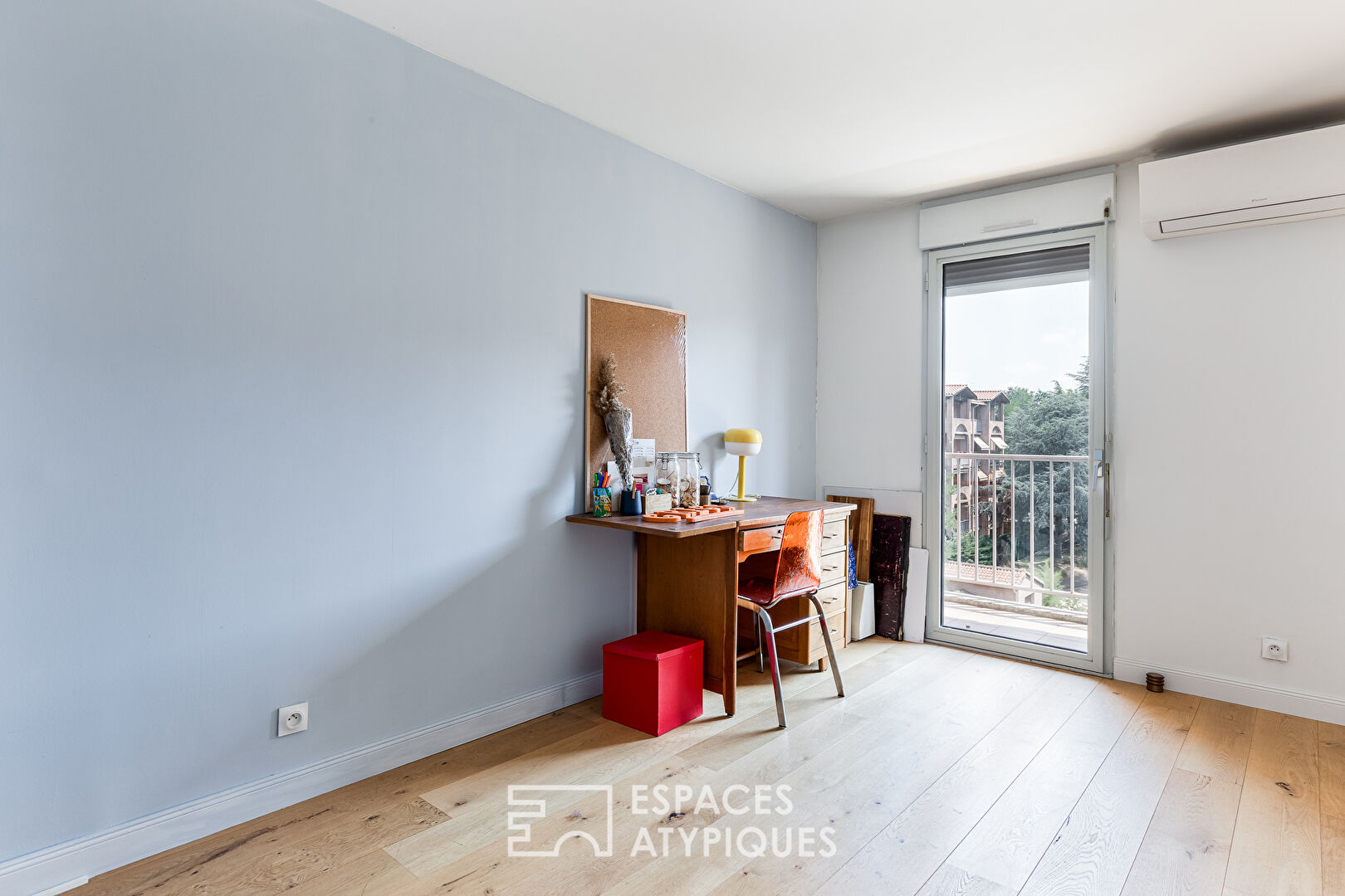 Top-floor apartment in the La Terrasse district