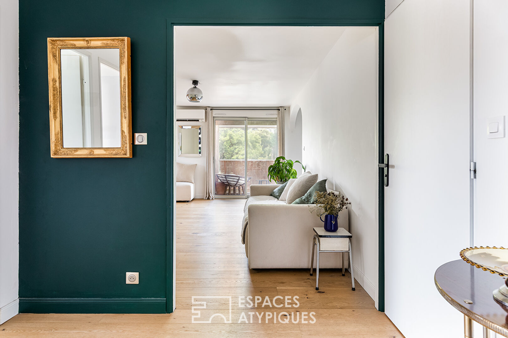 Top-floor apartment in the La Terrasse district