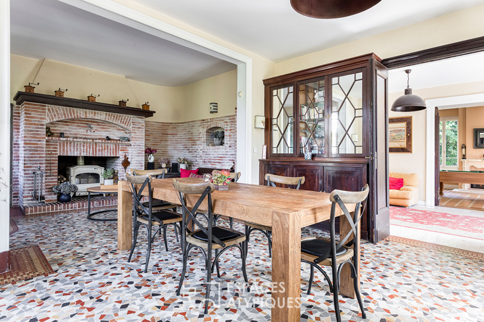19th century Toulouse woman and her 750m2 cottage