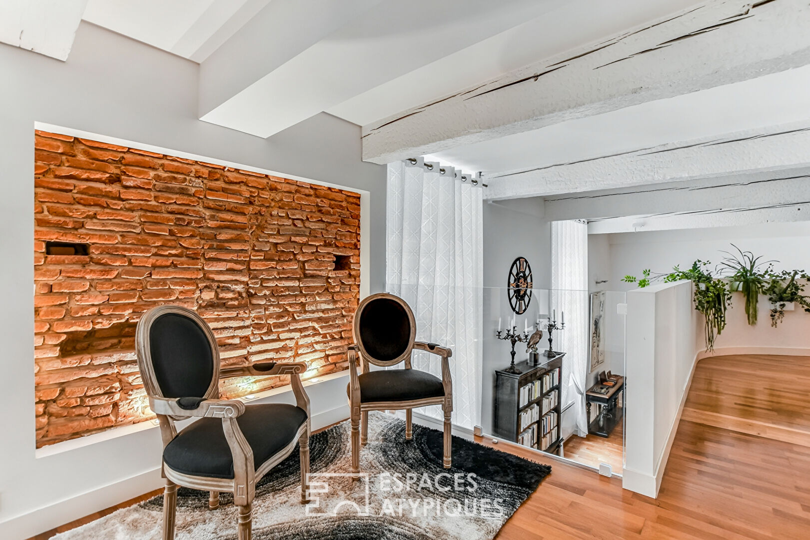 Duplex loft in a 17th-century mansion on the Capitole