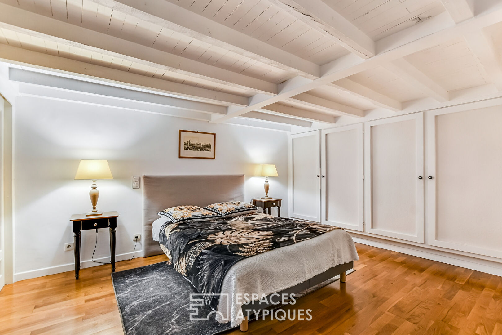 Duplex loft in a 17th-century mansion on the Capitole