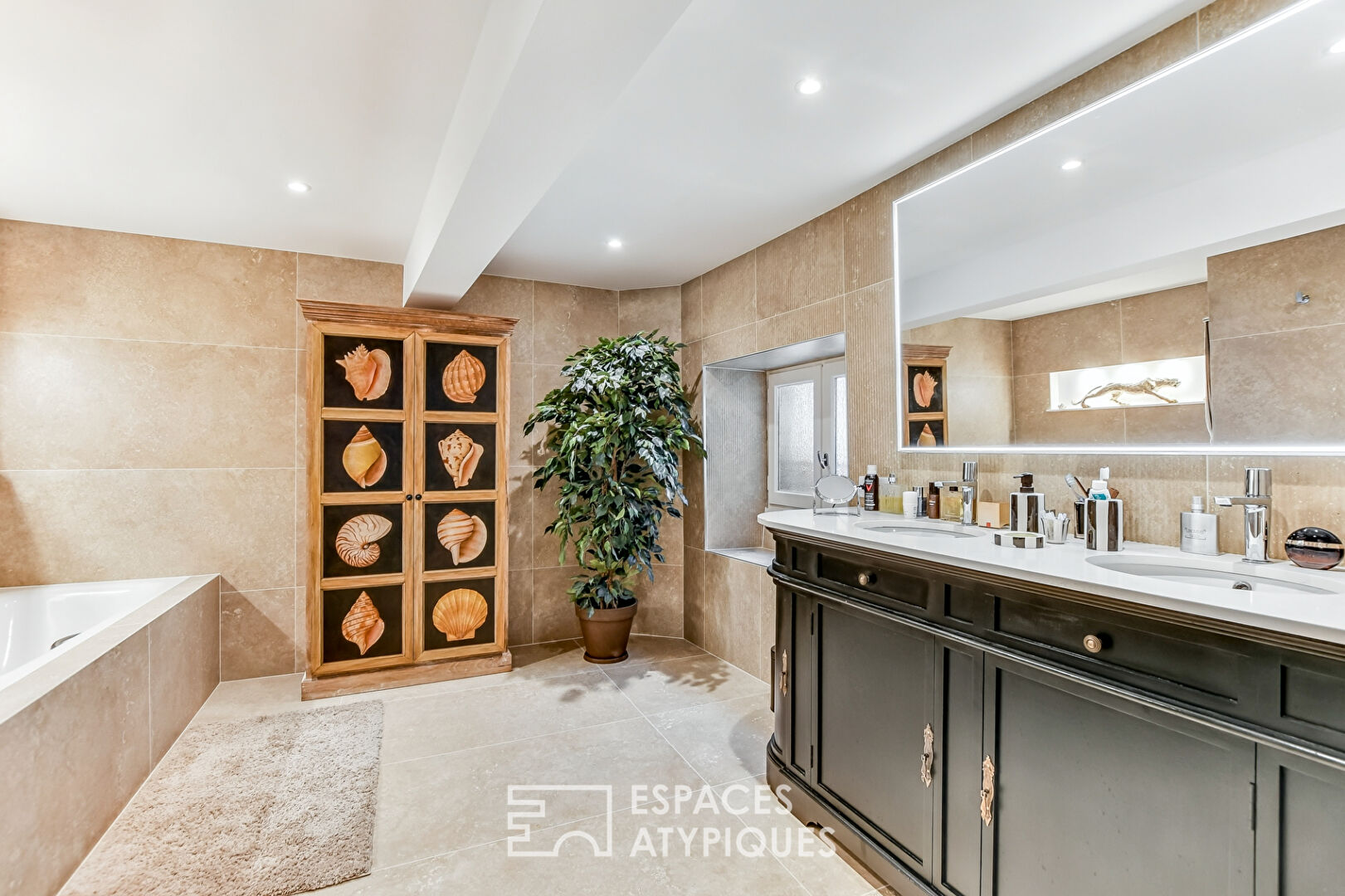 Duplex loft in a 17th-century mansion on the Capitole