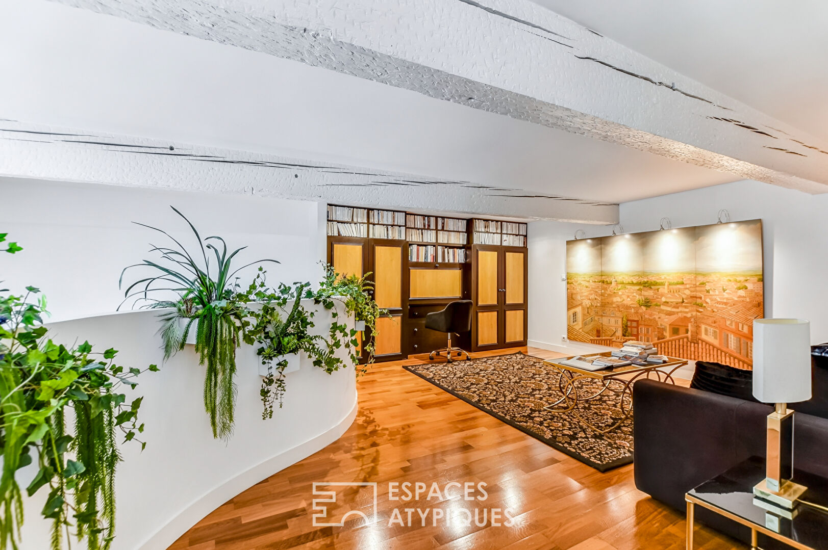 Duplex loft in a 17th-century mansion on the Capitole