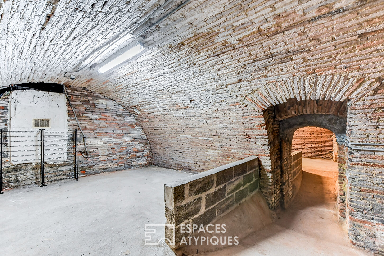 Duplex loft in a 17th-century mansion on the Capitole