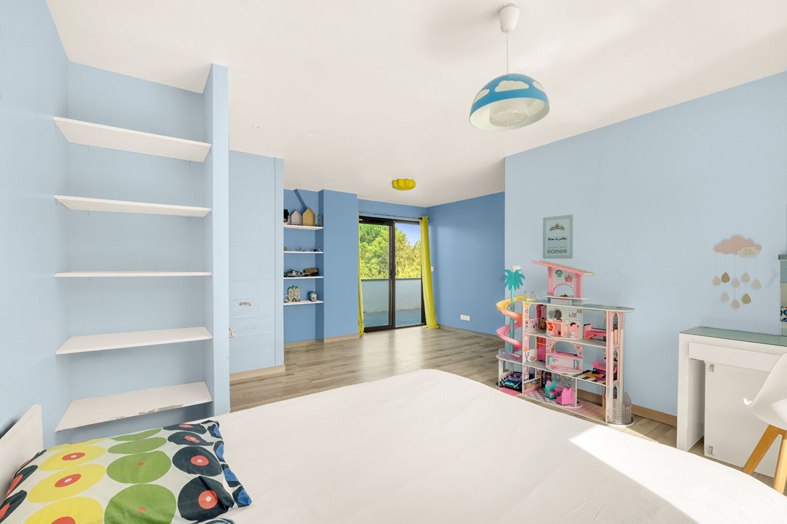 Architect-designed house on the golf course