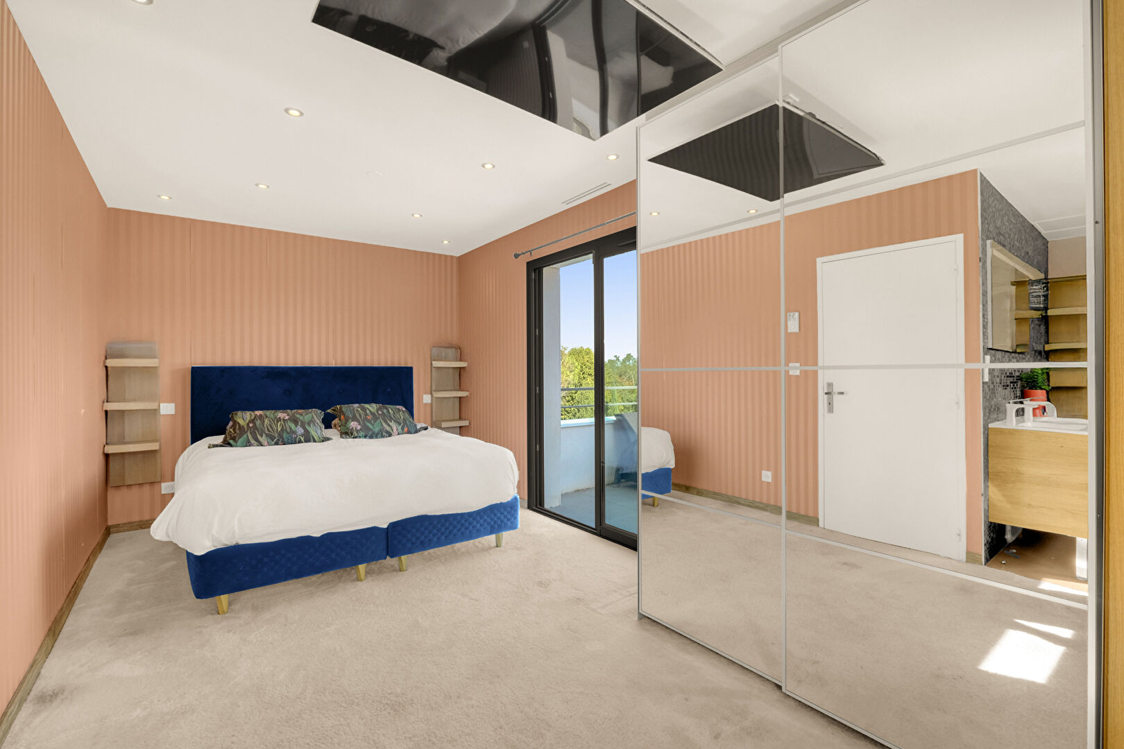 Architect-designed house on the golf course