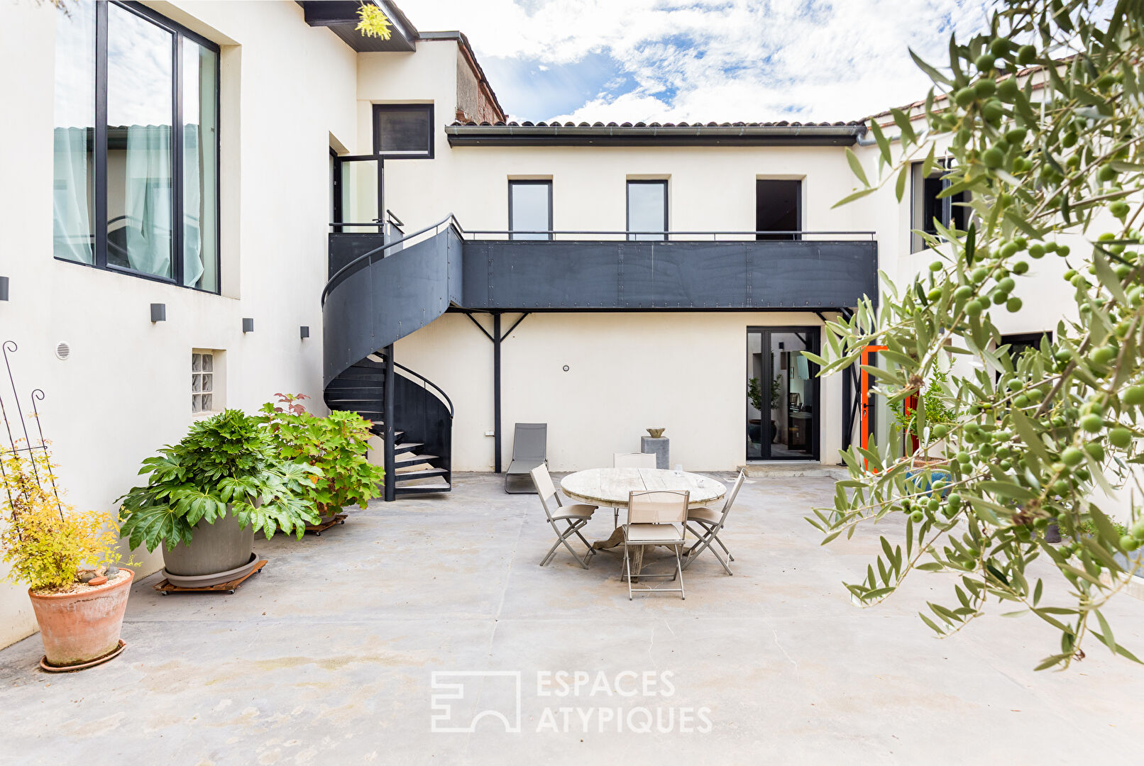 Former 19th century bakehouse converted into a town house in Cornebarrieu