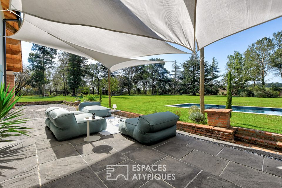 Bastide du XIXème sur 3ha de parc avec piscine et dépendance à Lanta