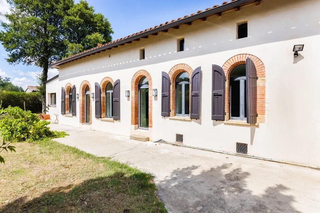Renovated farmhouse in the Lauragais region