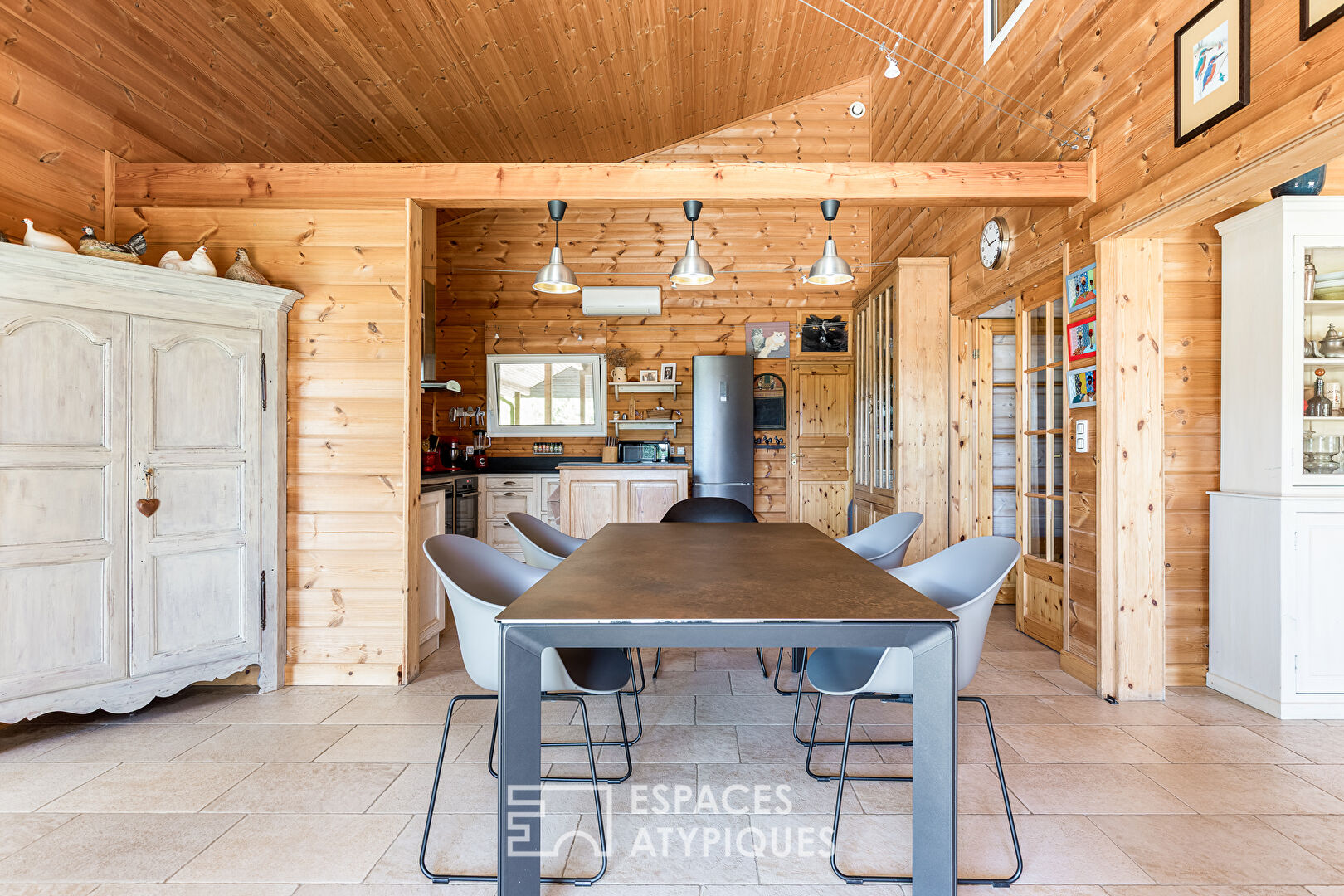 Charming 235m² wooden house in Samatan