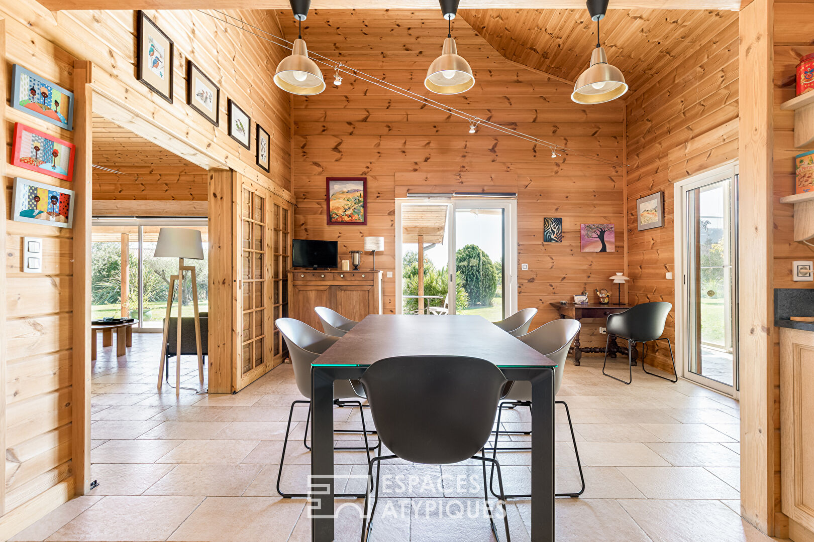 Charming 235m² wooden house in Samatan