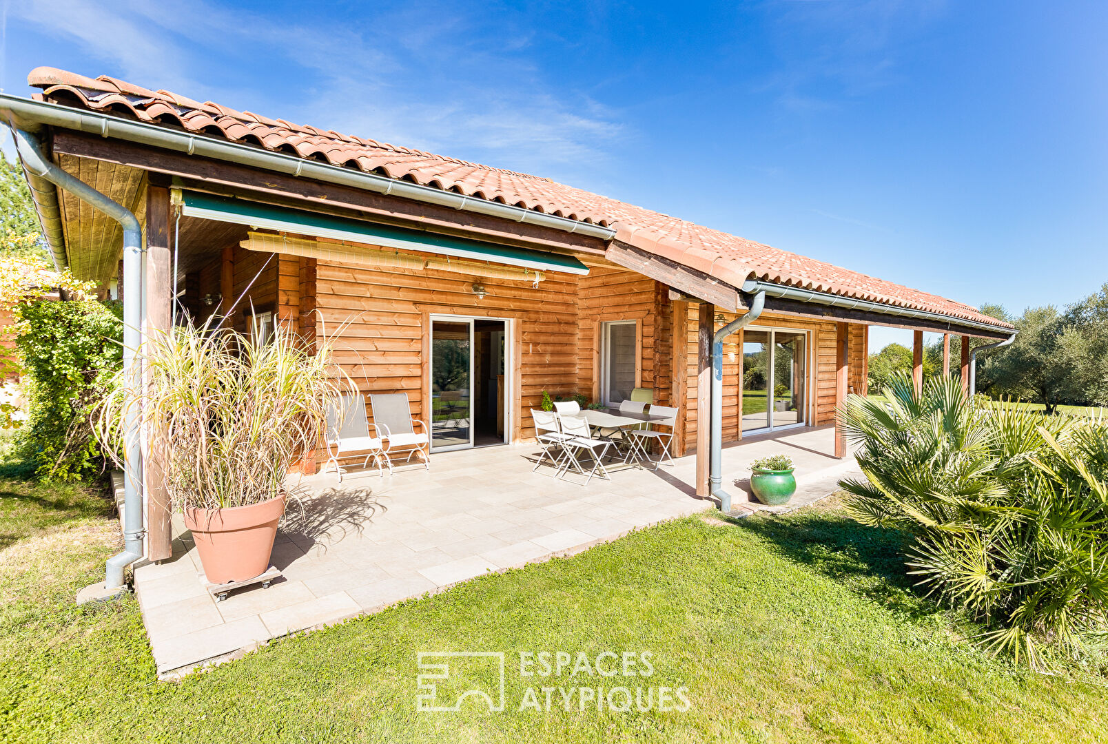 Charming 235m² wooden house in Samatan
