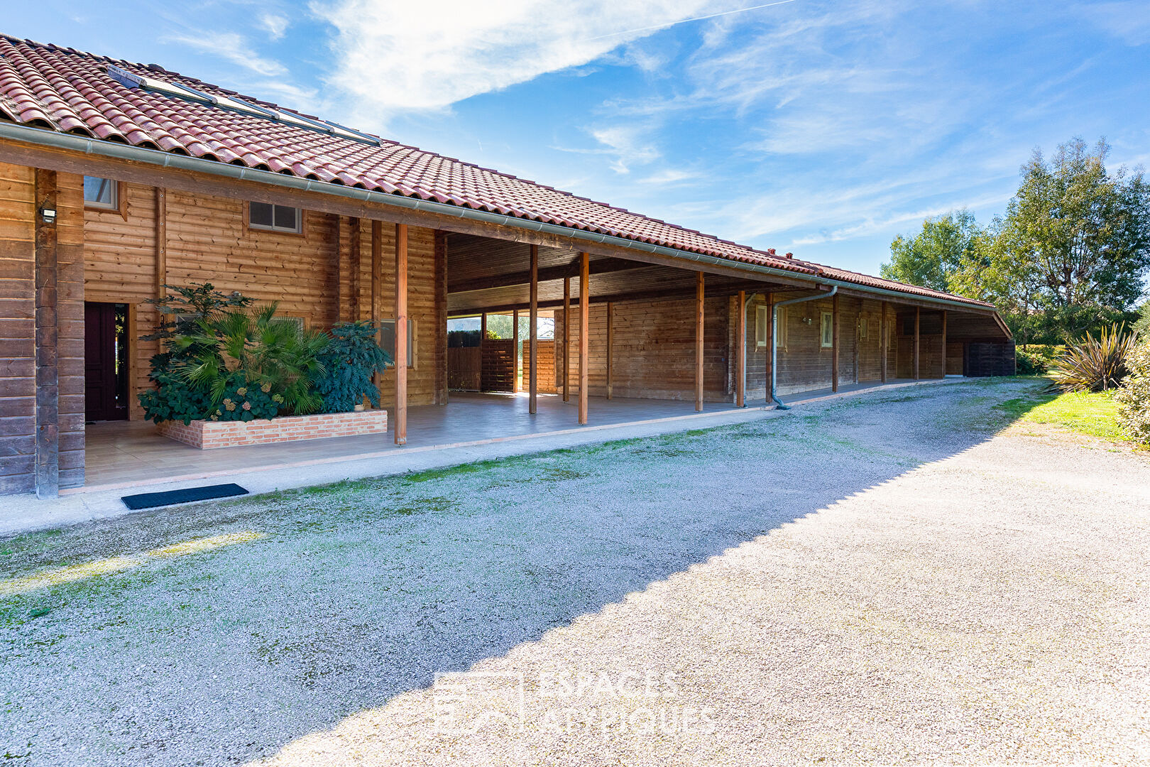Charming 235m² wooden house in Samatan