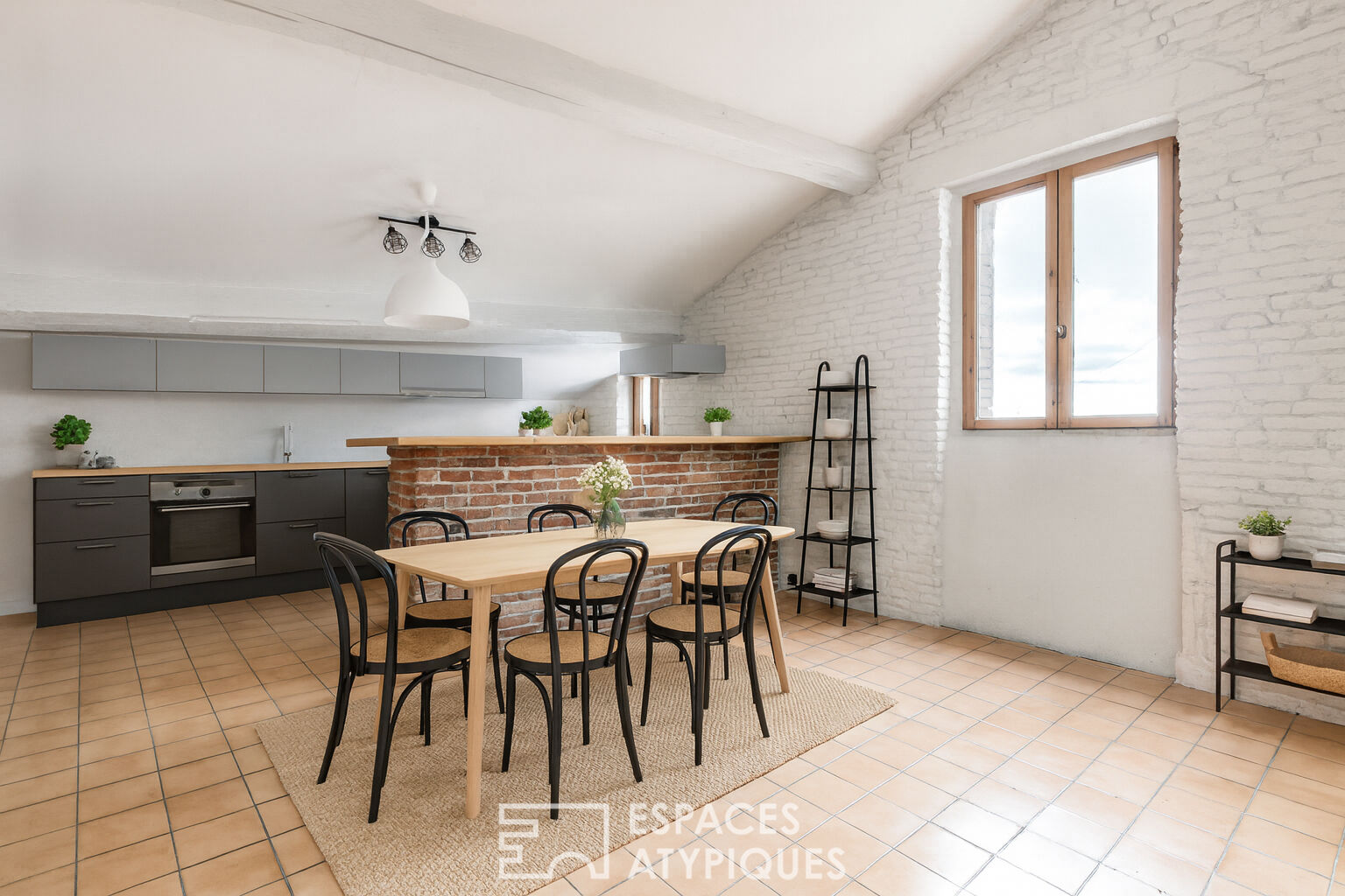 Appartement en dernier étage avec terrasse à Esquirol