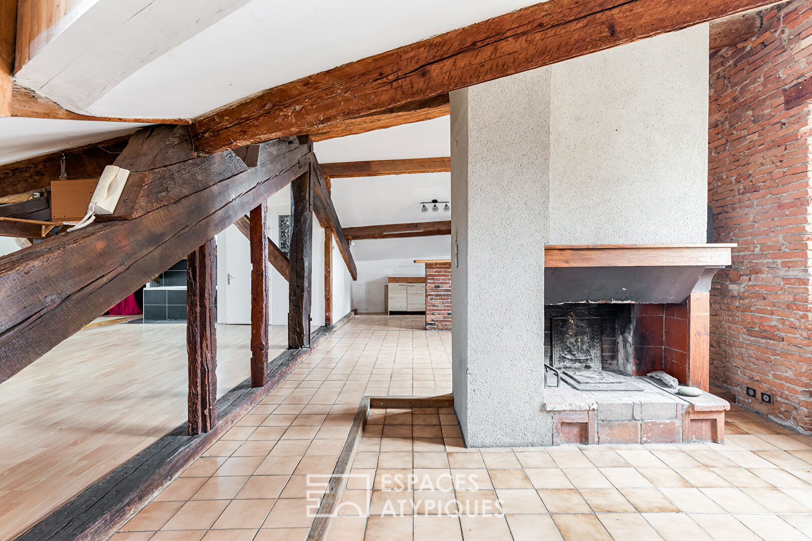 Appartement en dernier étage avec terrasse à Esquirol