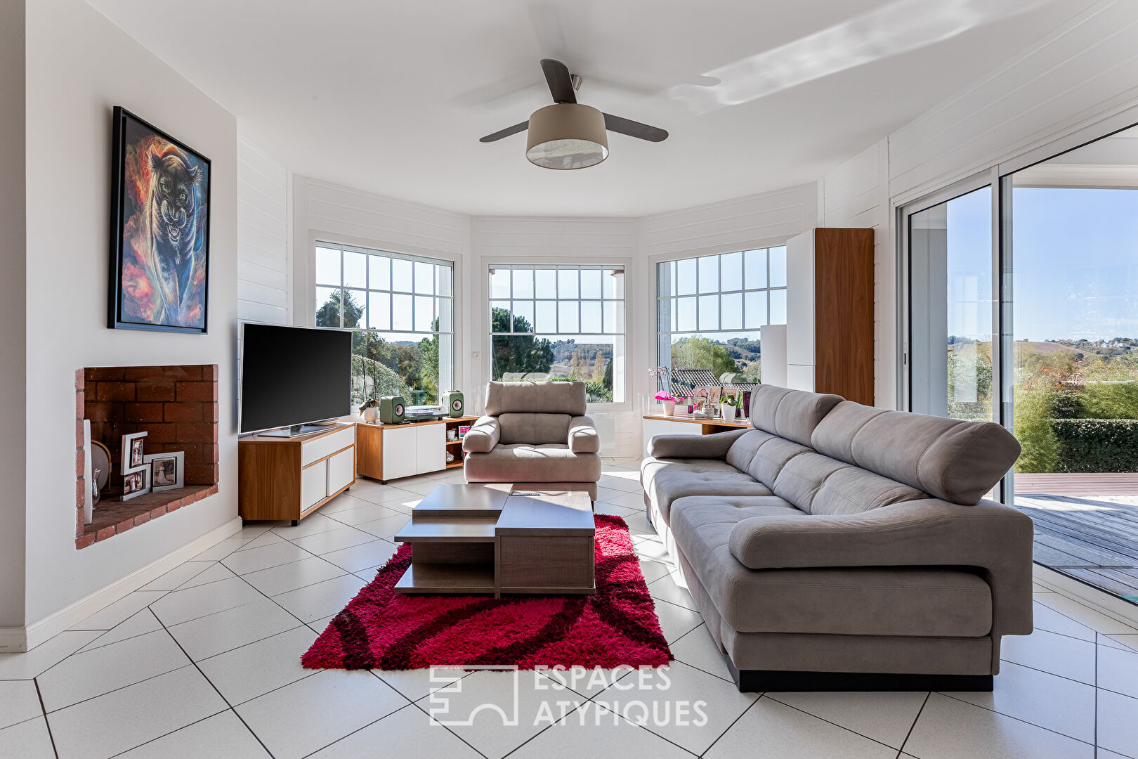 Family home with swimming pool and unobstructed views in Sainte-Foy-D’aigrefeuille