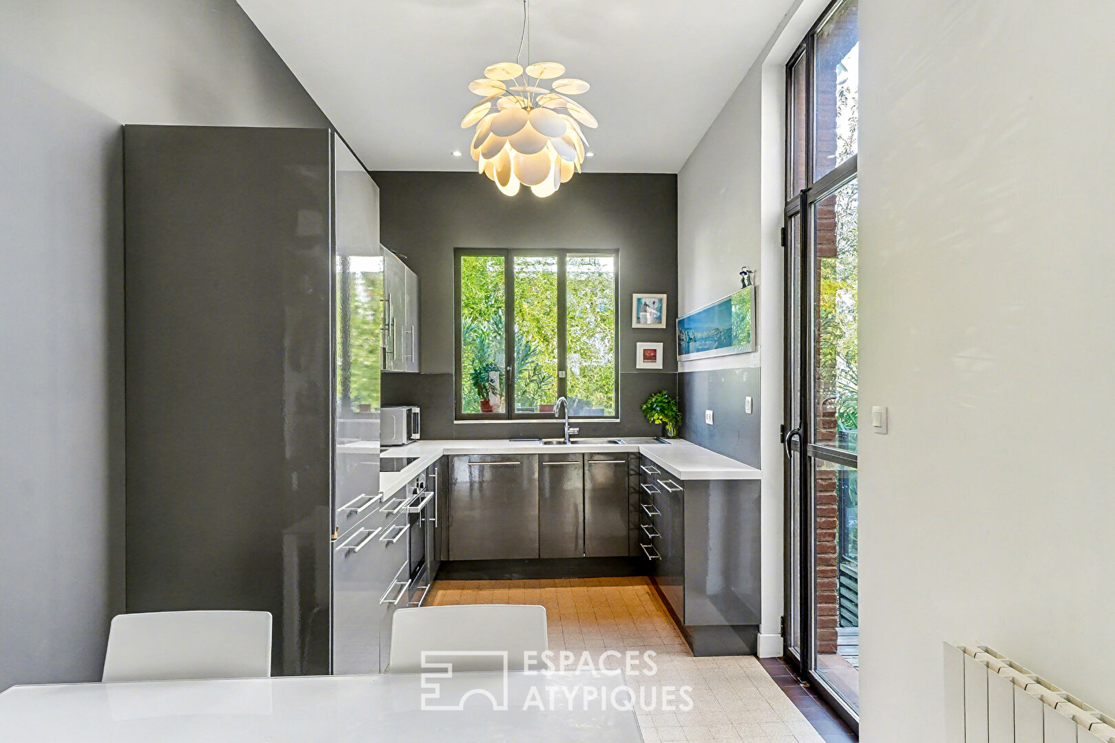 Maison de ville rénovée avec terrasses et jardin au coeur des Minimes