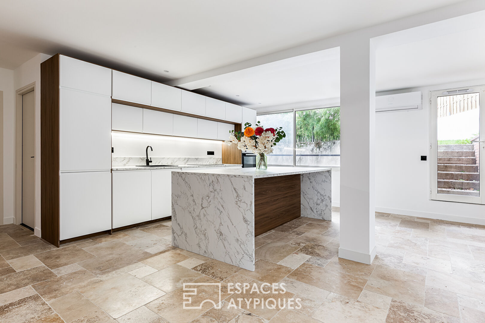 Appartement loft  avec jardin intimiste à Côte Pavée