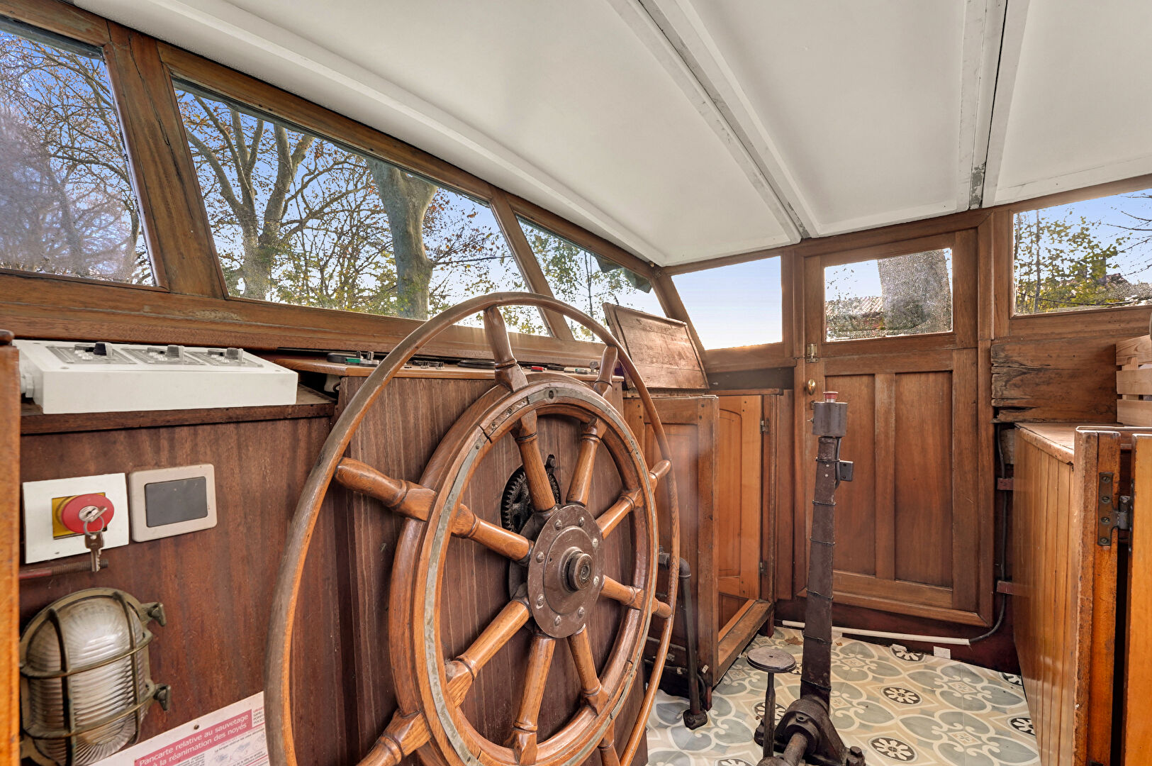 Renovated barge in Ramonville – St Agne