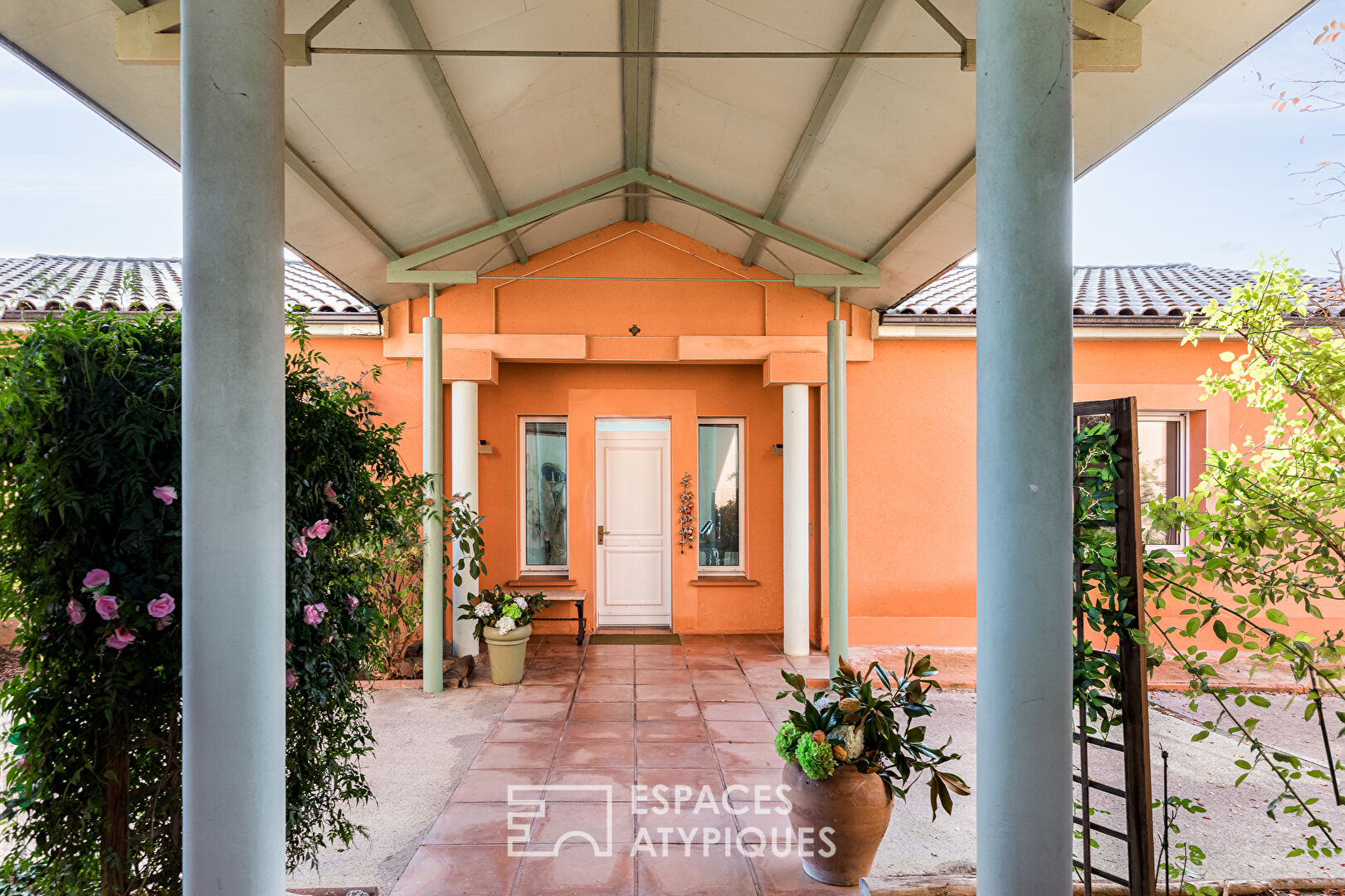 Maison d’architecte avec dépendance et piscine à Beaupuy