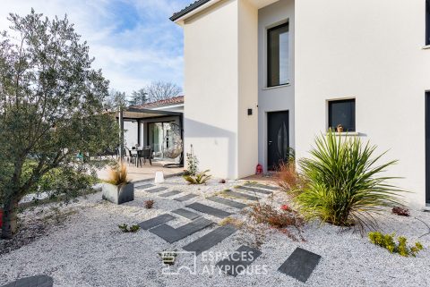 Maison contemporaine à Tournefeuille avec piscine et garage