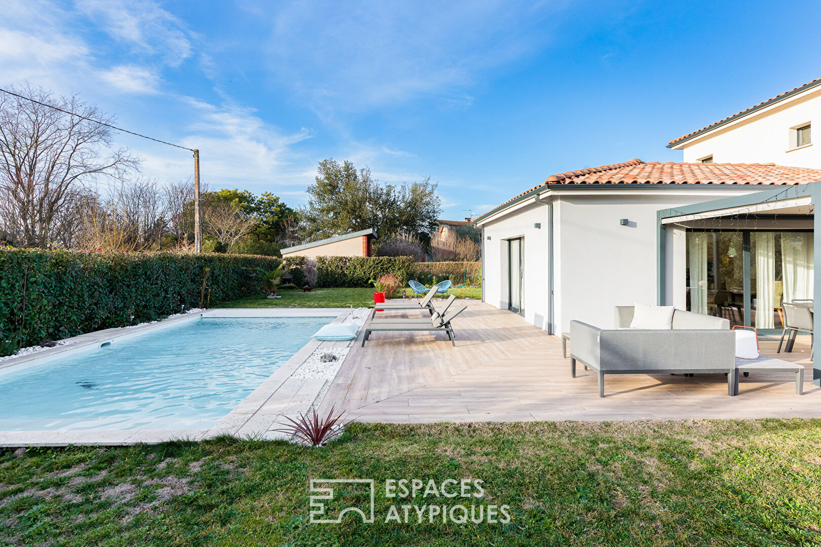 Maison contemporaine à Tournefeuille avec piscine et garage