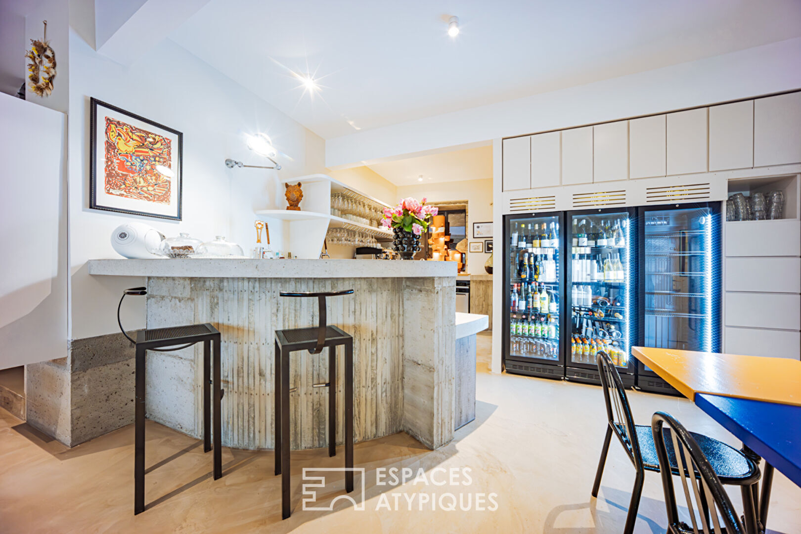 Maison d&rsquo;hôtes haut-de-gamme et son bistrot rénovés par un architecte en Ariège sur le GR10