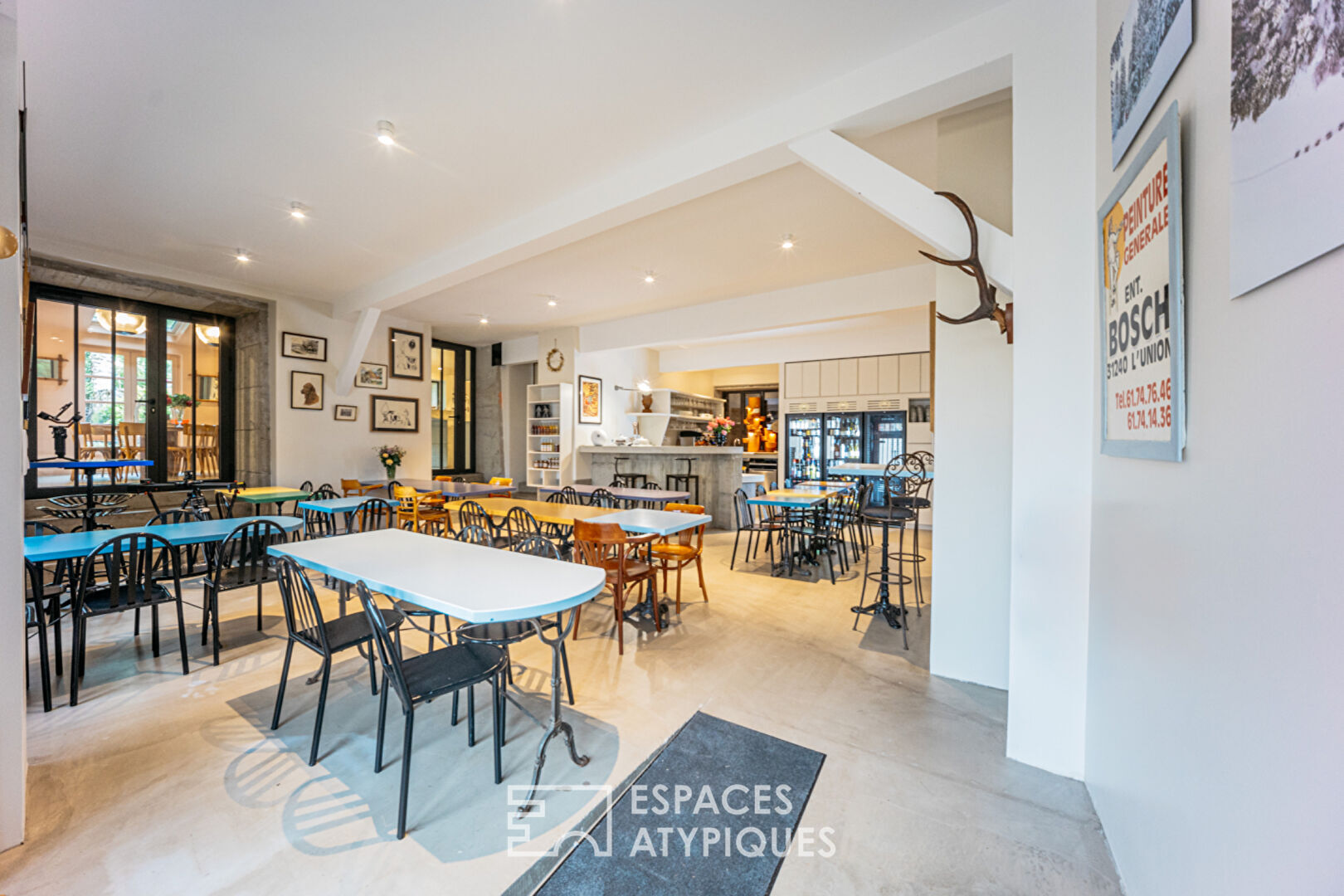 Maison d&rsquo;hôtes haut-de-gamme et son bistrot rénovés par un architecte en Ariège sur le GR10