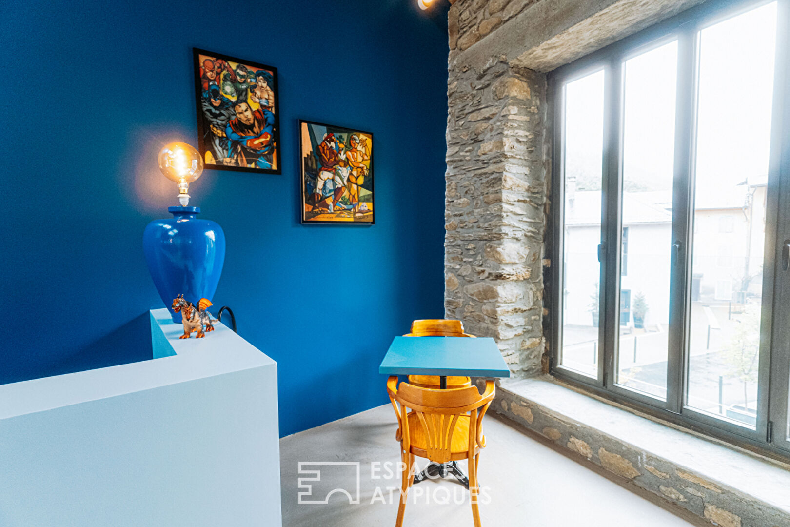 Maison d&rsquo;hôtes haut-de-gamme et son bistrot rénovés par un architecte en Ariège sur le GR10