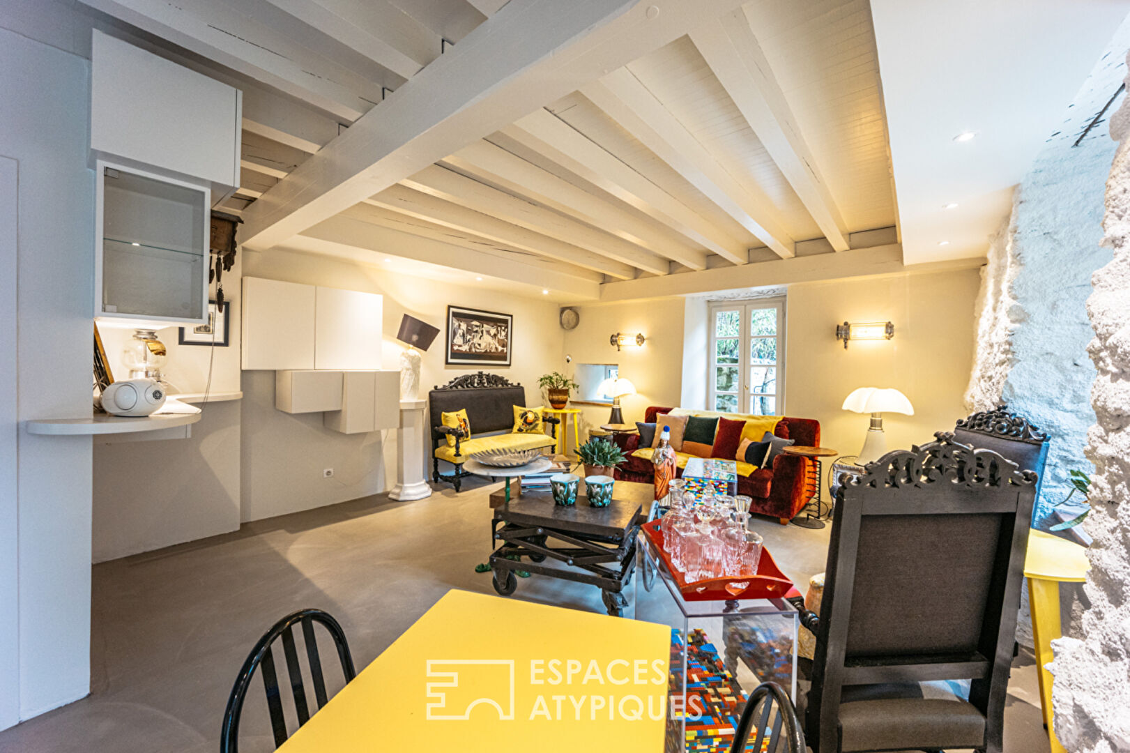 Maison d&rsquo;hôtes haut-de-gamme et son bistrot rénovés par un architecte en Ariège sur le GR10