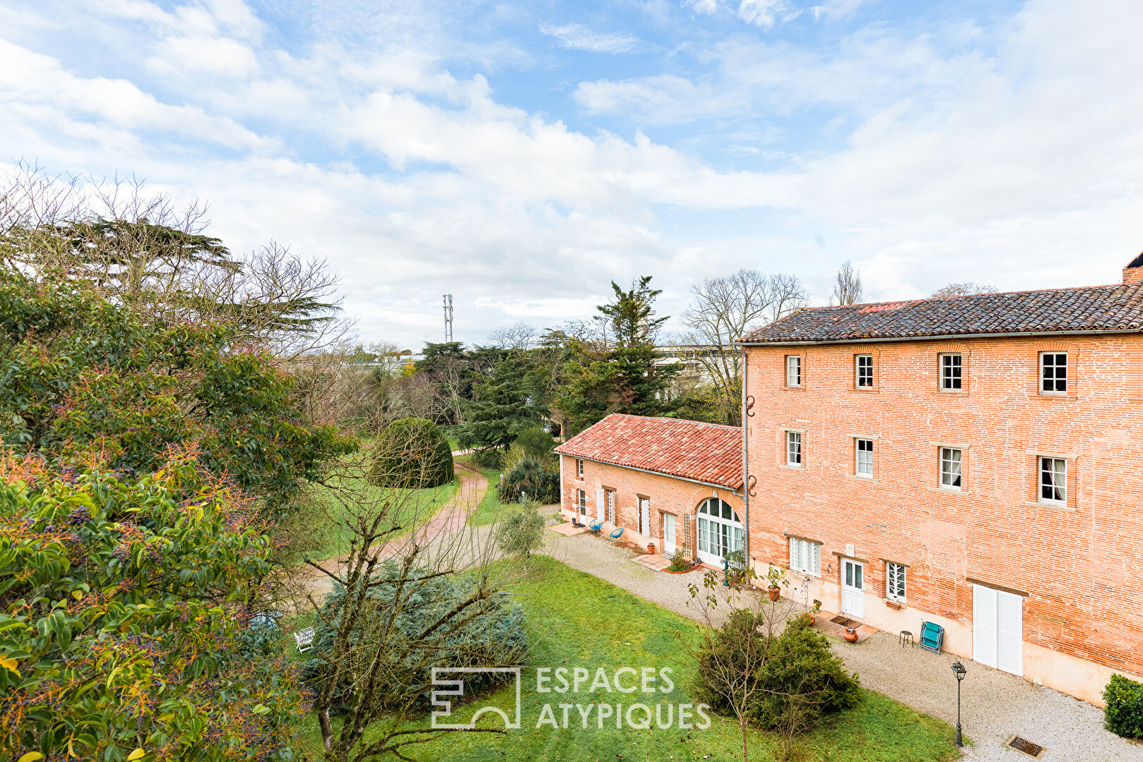 Charming apartment in the heart of La Cépière castle